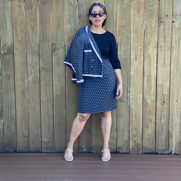 ๐ซSOLD๐ซAuthentic Chanel Skirt Set - Picture 2 of 8